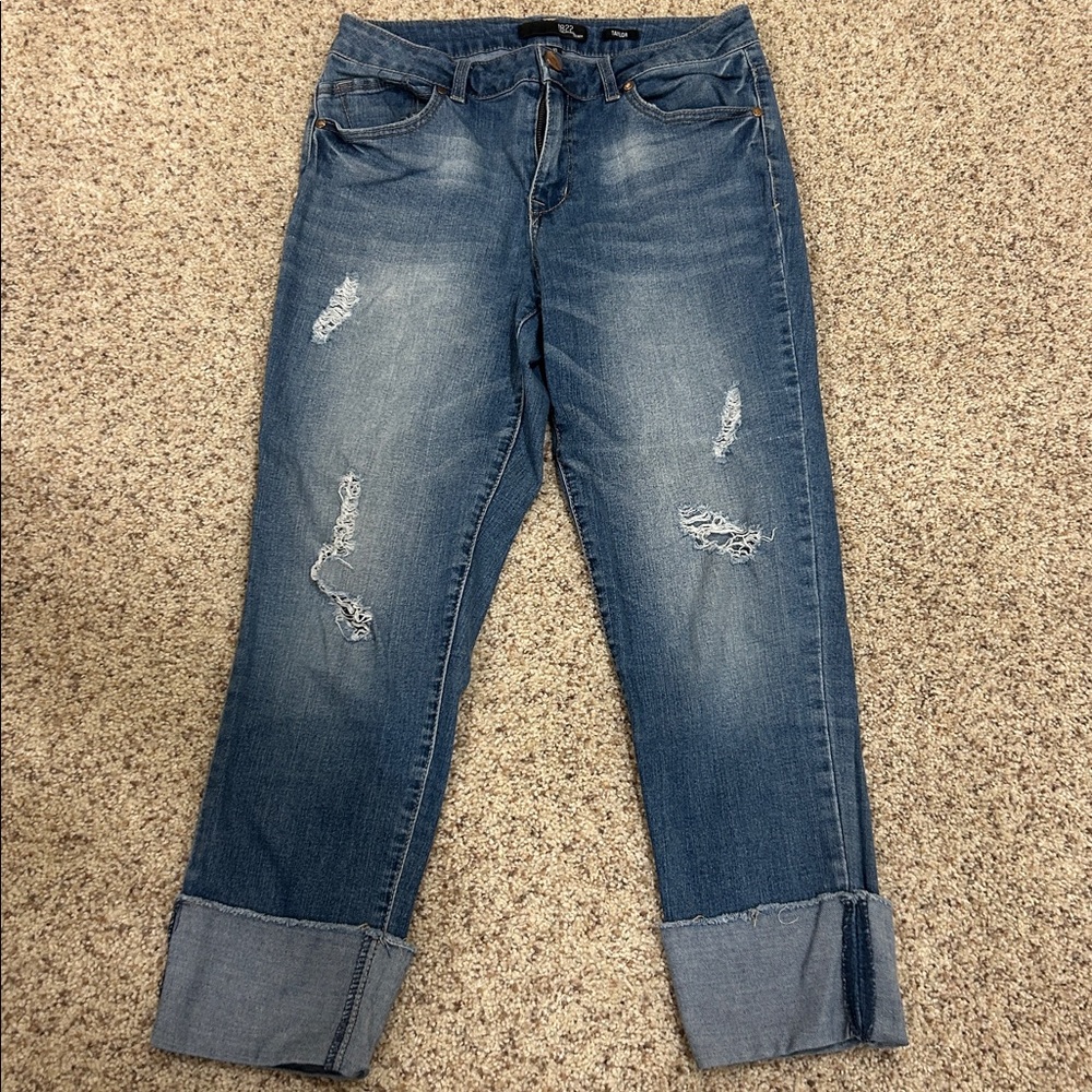 1822 Denim Blue Distressed Jeans